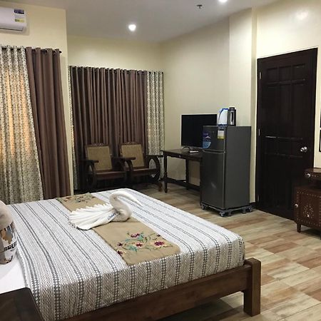 Charos Dormitel Hotel Dumaguete City Ngoại thất bức ảnh