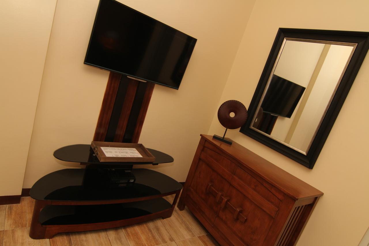 Charos Dormitel Hotel Dumaguete City Ngoại thất bức ảnh