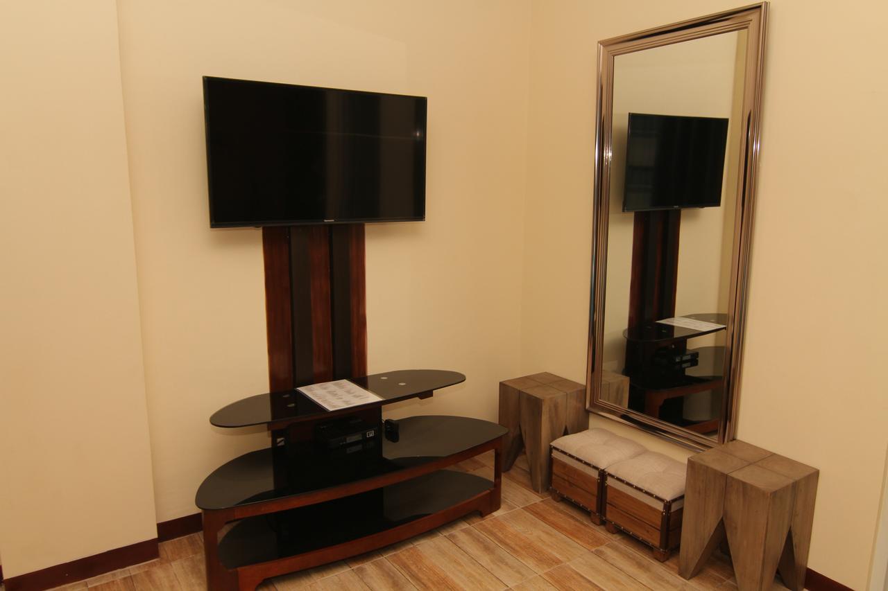 Charos Dormitel Hotel Dumaguete City Ngoại thất bức ảnh