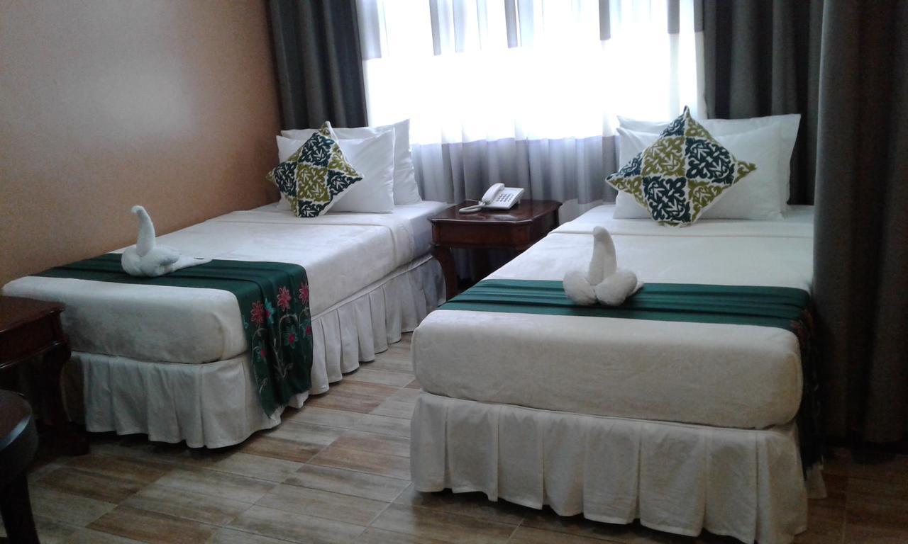 Charos Dormitel Hotel Dumaguete City Ngoại thất bức ảnh