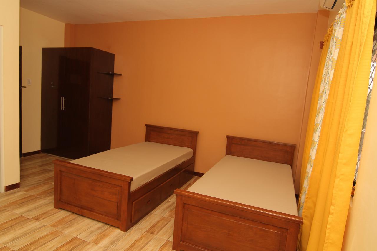 Charos Dormitel Hotel Dumaguete City Ngoại thất bức ảnh