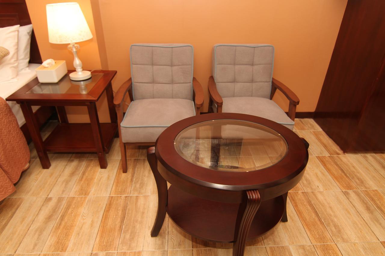 Charos Dormitel Hotel Dumaguete City Ngoại thất bức ảnh