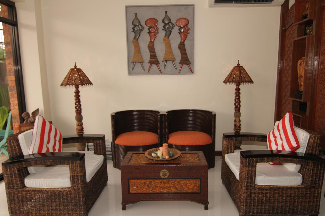 Charos Dormitel Hotel Dumaguete City Ngoại thất bức ảnh
