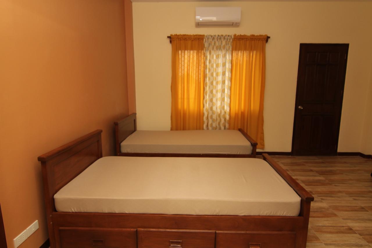 Charos Dormitel Hotel Dumaguete City Ngoại thất bức ảnh