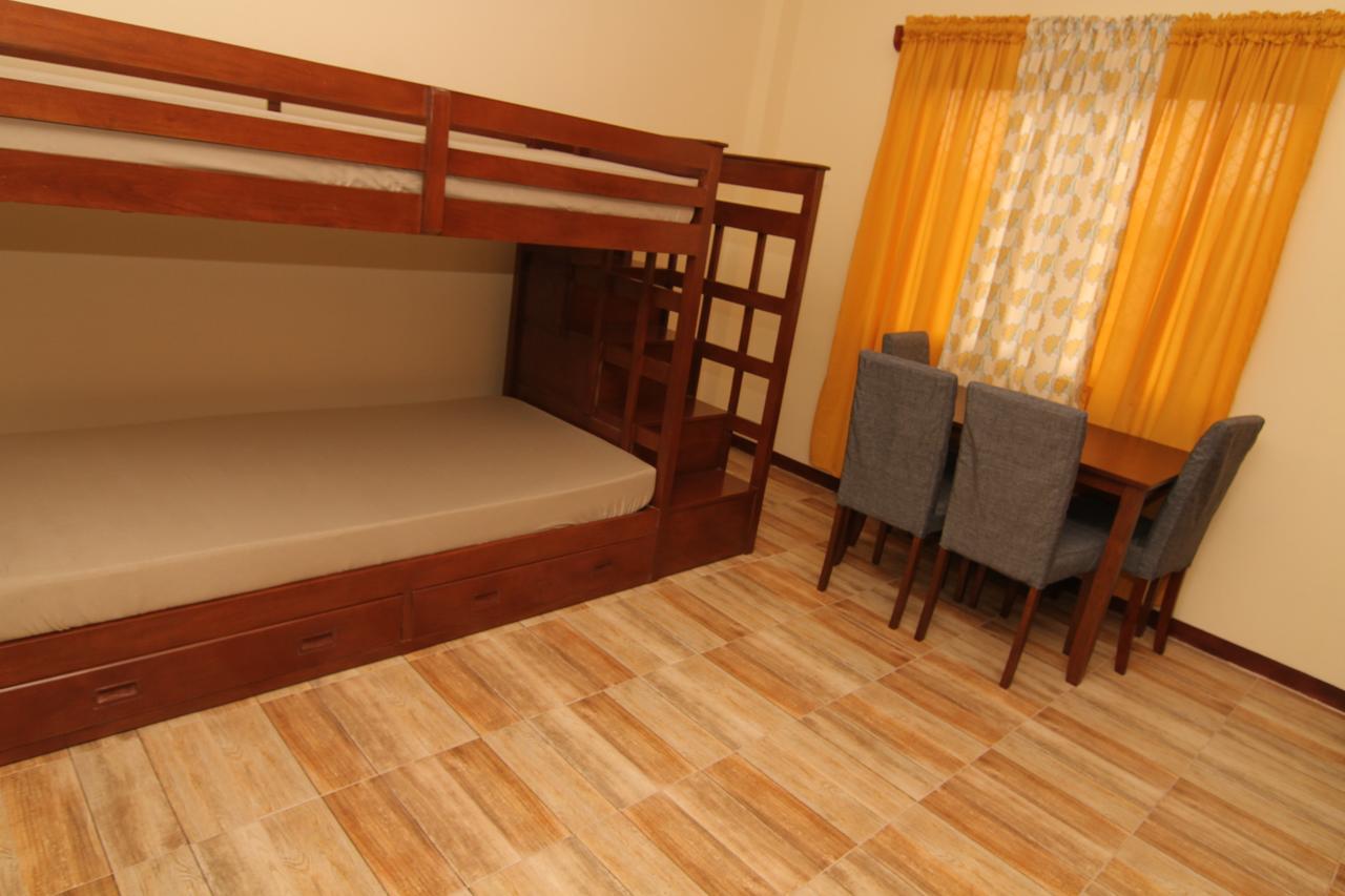 Charos Dormitel Hotel Dumaguete City Ngoại thất bức ảnh