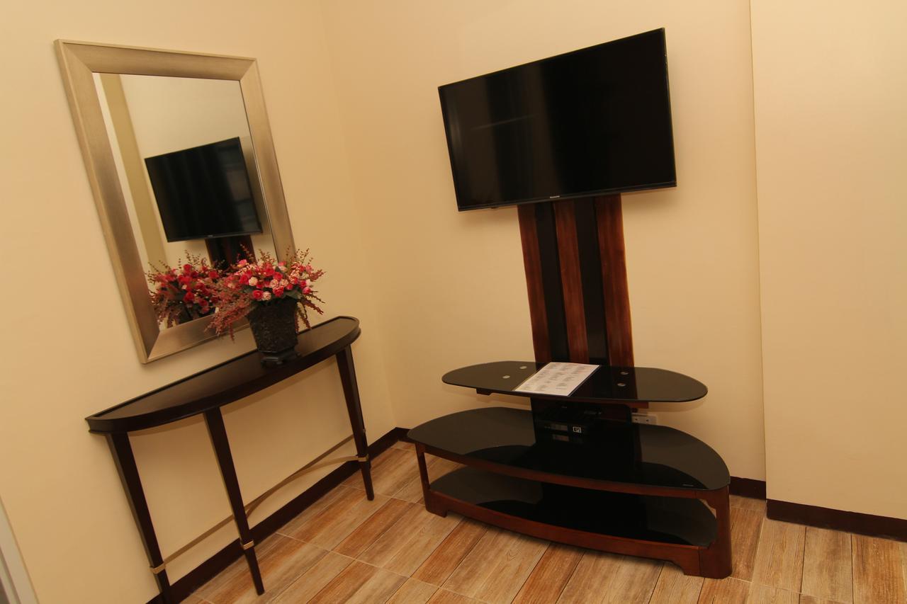 Charos Dormitel Hotel Dumaguete City Ngoại thất bức ảnh
